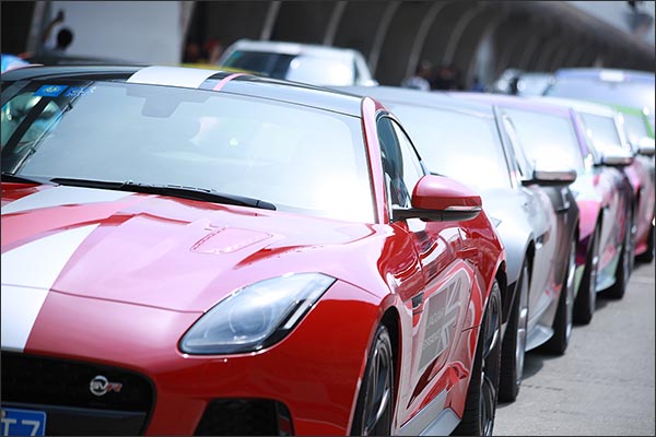 6月17日至18日《上海英倫賽車節(jié)》羽翼國際模特學(xué)員全程助力