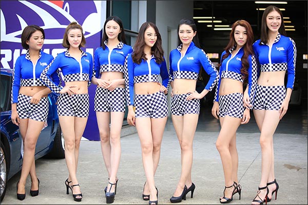 6月17日至18日《上海英倫賽車節(jié)》羽翼國際模特學(xué)員全程助力