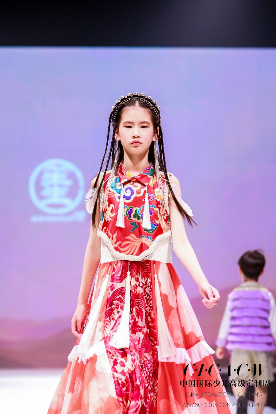 【羽翼國(guó)際模特&少兒模特風(fēng)采】2021中國(guó)國(guó)際少兒高級(jí)定制周·笙生秀場(chǎng),少兒模特范莊兒04